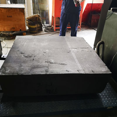 Blocco di grafite per la sinterizzazione delle batterie secondarie e per l'industria dei semiconduttori