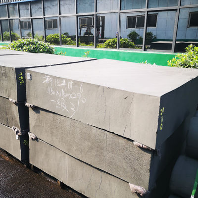 Blocco di grafite per la sinterizzazione delle batterie secondarie e per l'industria dei semiconduttori