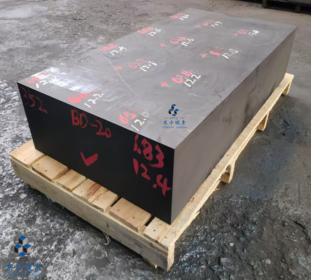 Blocchi di grafite purificati per l'industria dei semiconduttori